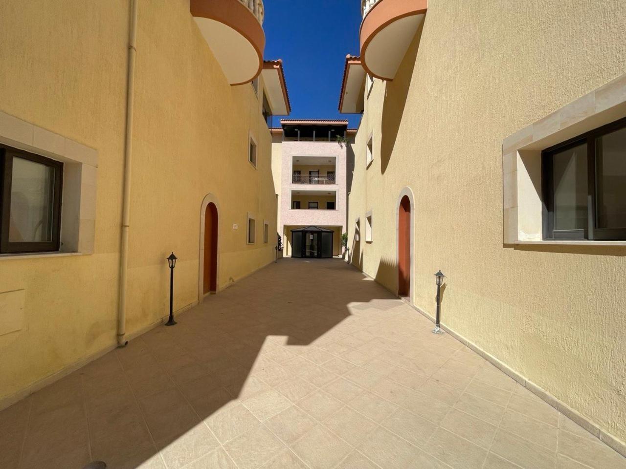 Queens Gardens Paphos Exterior photo